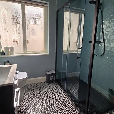 Апартаменты Centre, 3 Bedroom, Sleeps 6 Голуэй