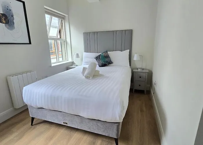 Centre, 3 Bedroom, Sleeps 6 * Galway