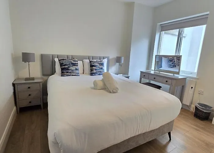 Centre, 3 Bedroom, Sleeps 6