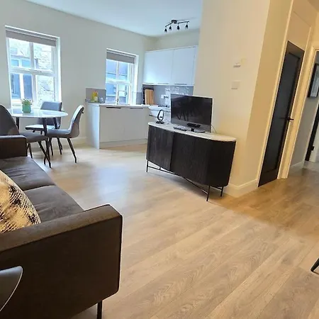 شقة Centre, 3 Bedroom, Sleeps 6 *