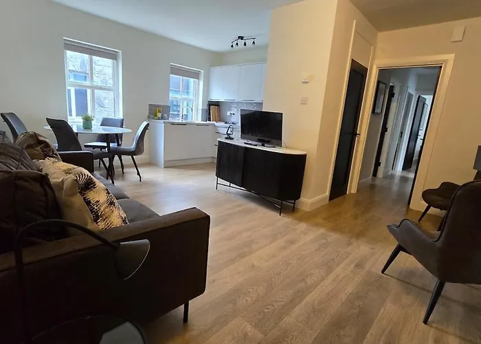 Appartement Centre, 3 Bedroom, Sleeps 6 *